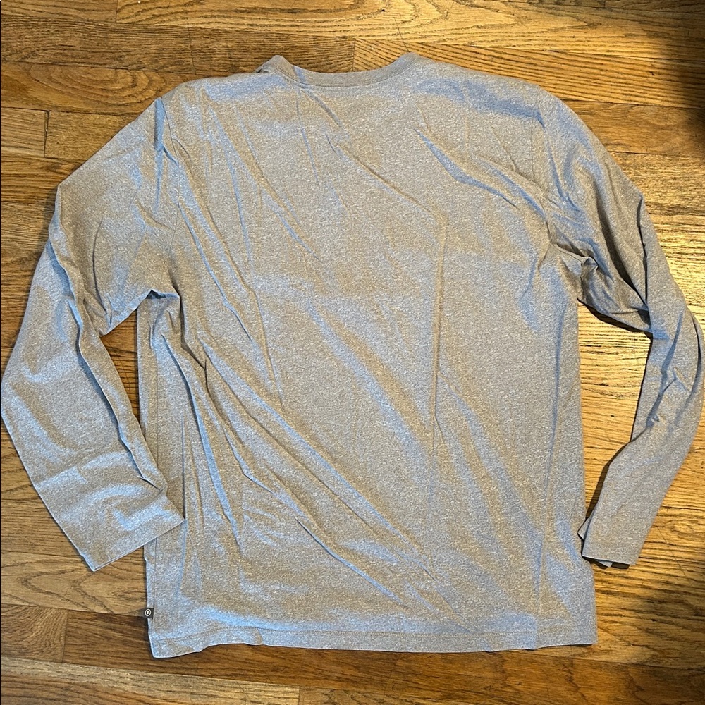 Two men’s Bonobos athletic long sleeve - Picture 7 of 8